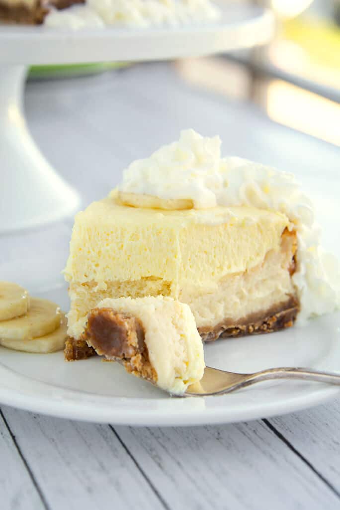 Banana Cream Pie Cheesecake - Amy in the Kitchen