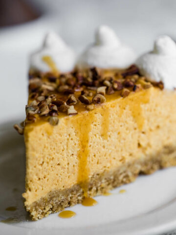 No Bake Pumpkin Cheesecake is the perfect thing to make for the holidays! So elegant ... no baking involved! Free up you oven space!