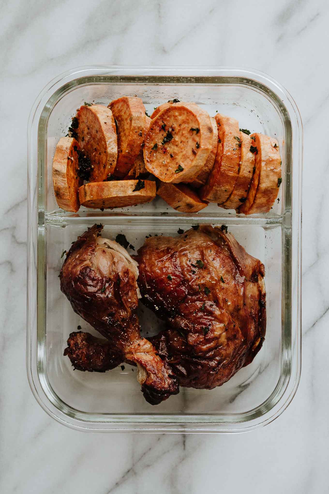 5 Easy Meals to Prep with 1 Rotisserie Chicken. Healthy lunches that help you clean out your fridge and save time! #mealprep #healthymealprep #mealplanning #rotisseriechicken