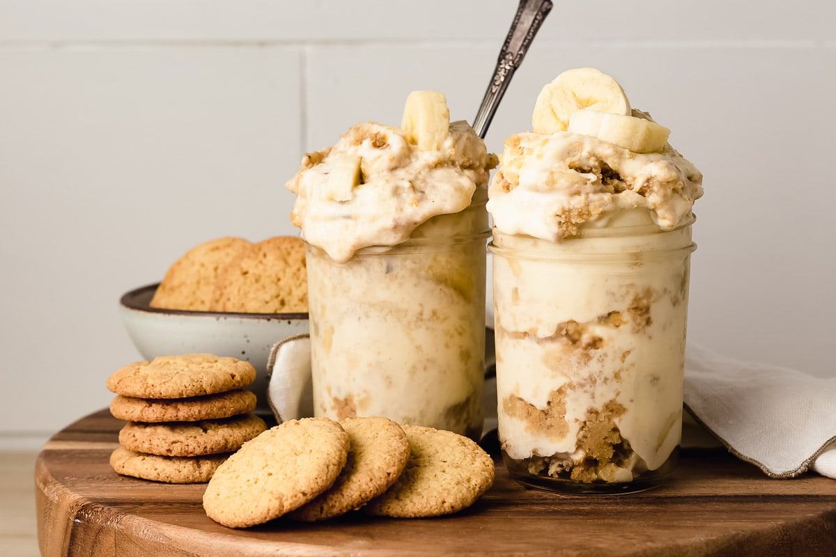 Gluten free banana pudding on a tray.